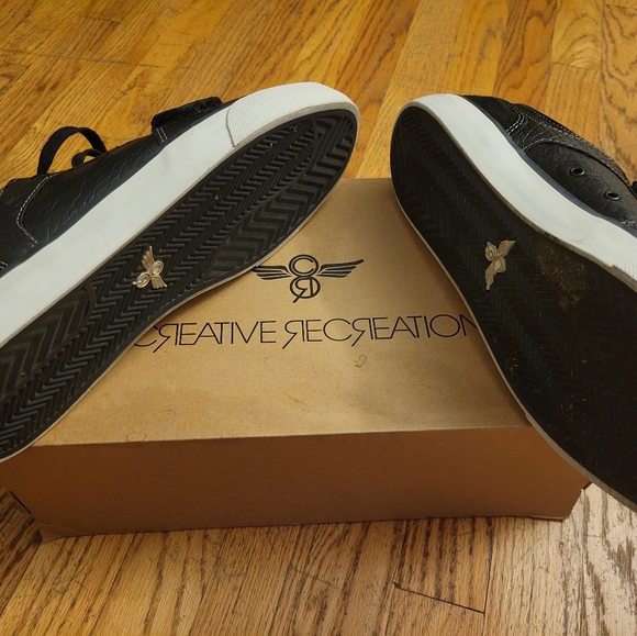 Men's Size 11 Sneakers - Picture 6 of 7